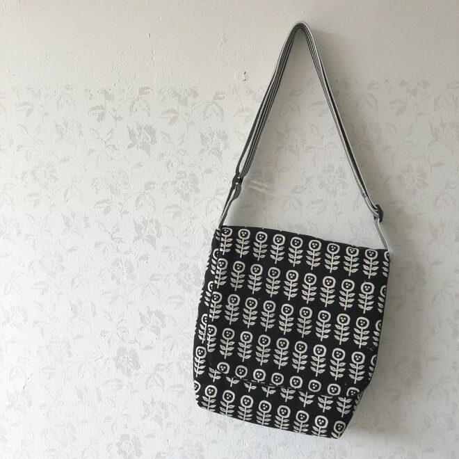 Handtasche Umhängetasche Kuriertasche schwarz kaufen