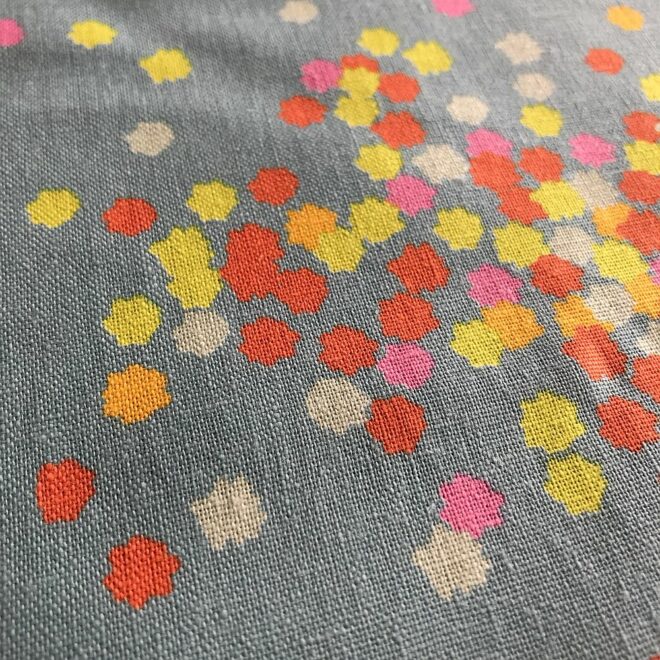 Canvas mit Blüten Konfetti