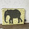 Zippertäschchen mit Elefantenprint grün